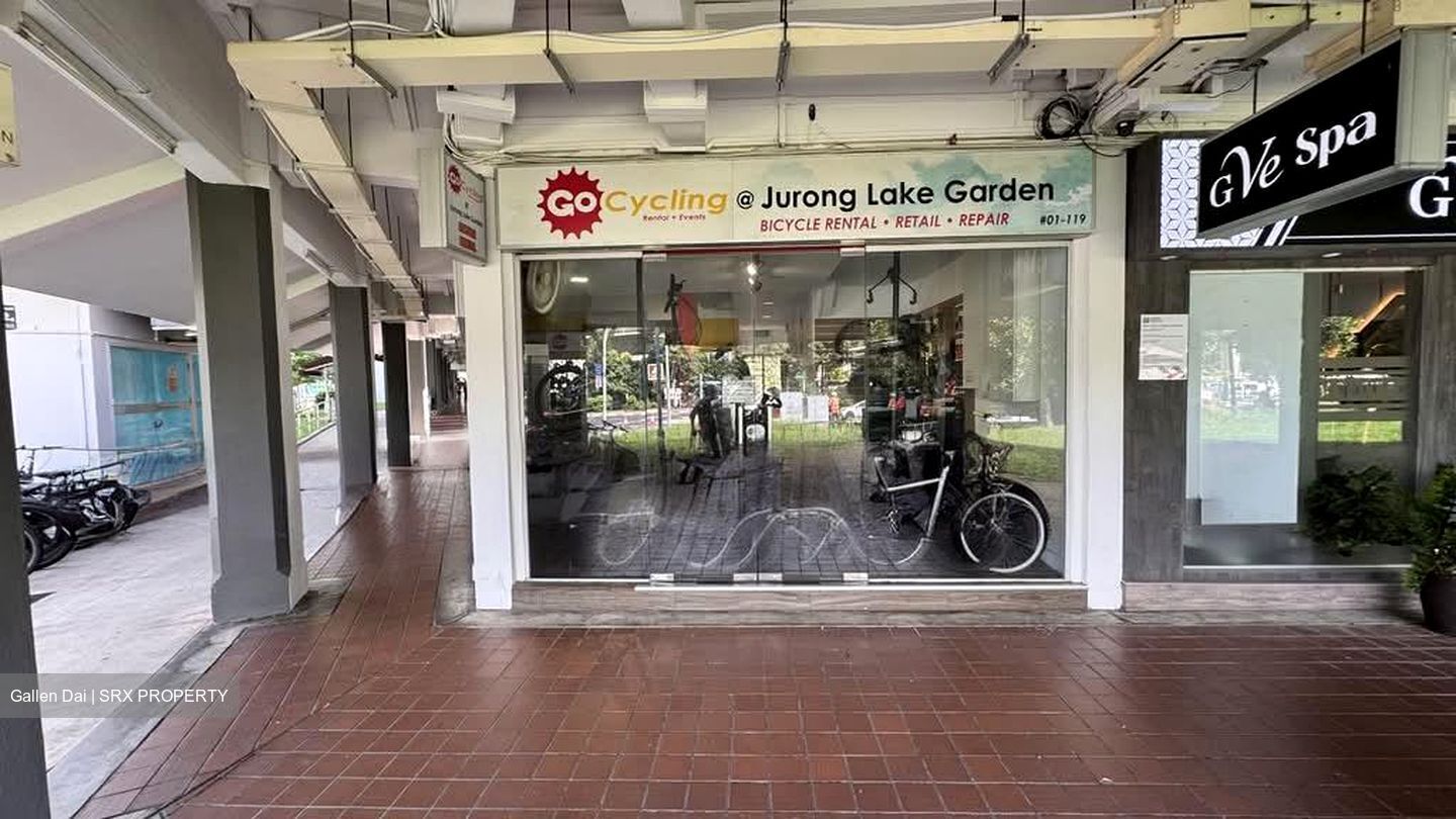 Jurong East Street 31 (D22), Shop House #559420071